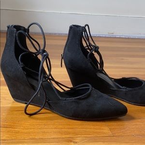 Luna Wedge Shoe with Ties